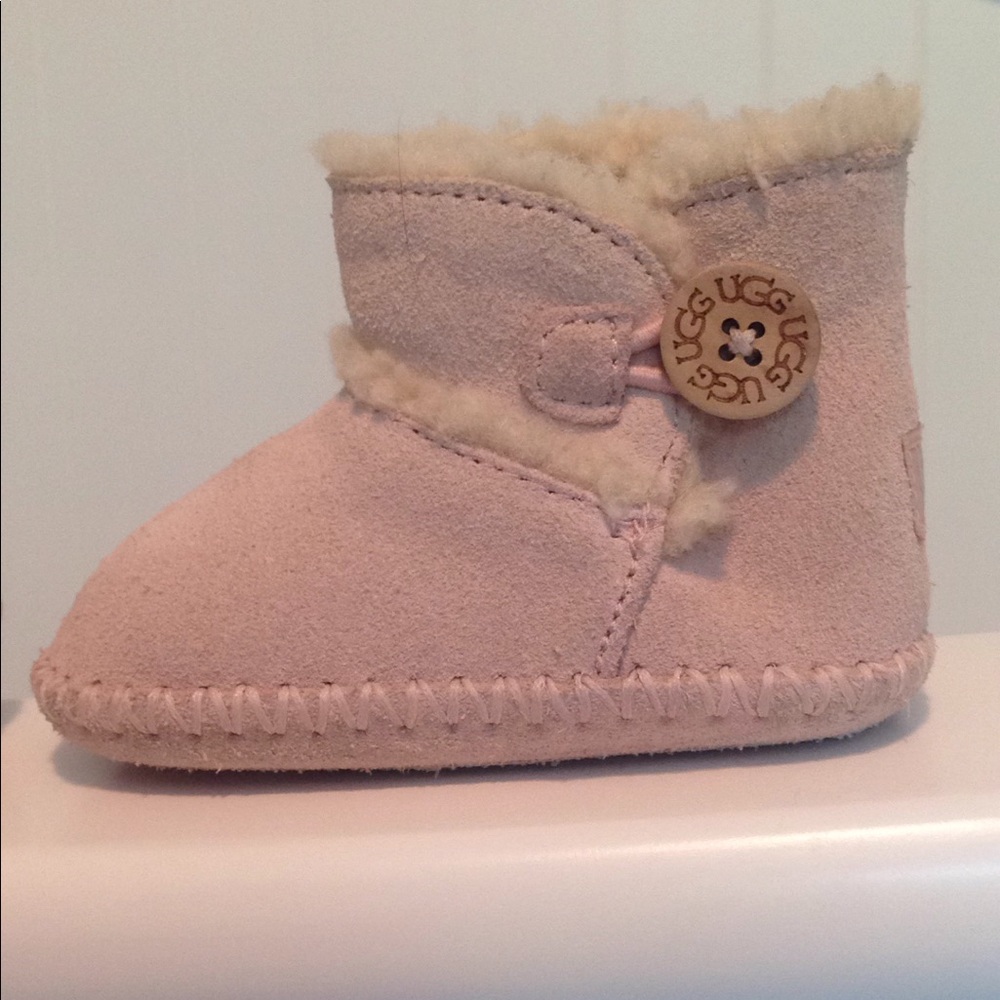 Pink baby UGG boots 🌸